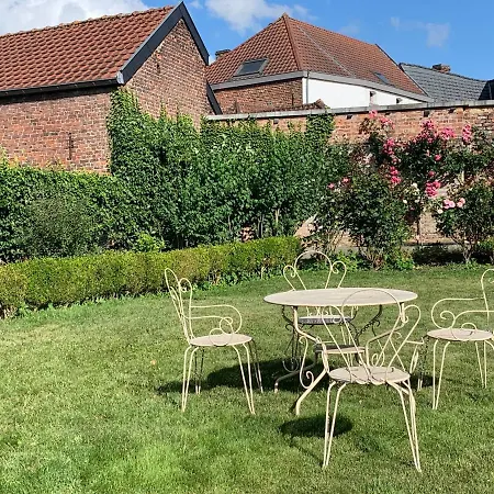 Theresa A 25 Min De Pairi Daiza Bed & Breakfast