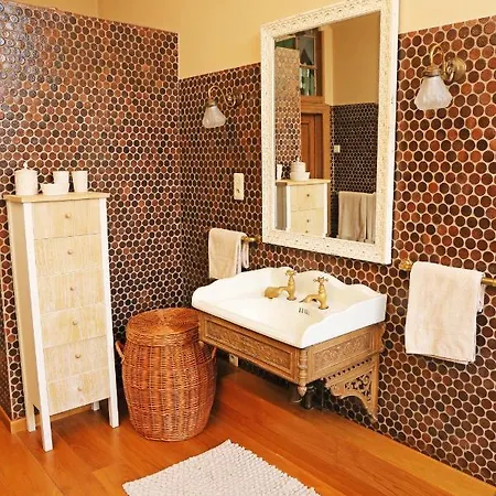 Theresa A 25 Min De Pairi Daiza 3*