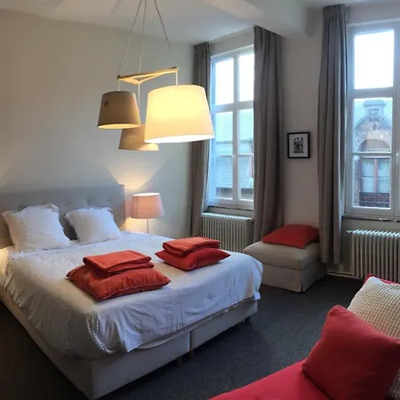 Theresa A 25 Min De Pairi Daiza 3* Soignies