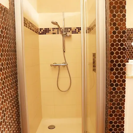 Theresa A 25 Min De Pairi Daiza Bed & Breakfast Soignies