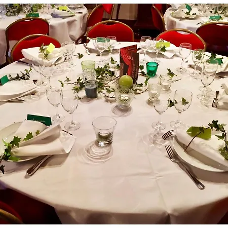 Theresa A 25 Min De Pairi Daiza Soignies