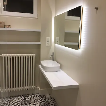 Theresa A 25 Min De Pairi Daiza 3* Soignies