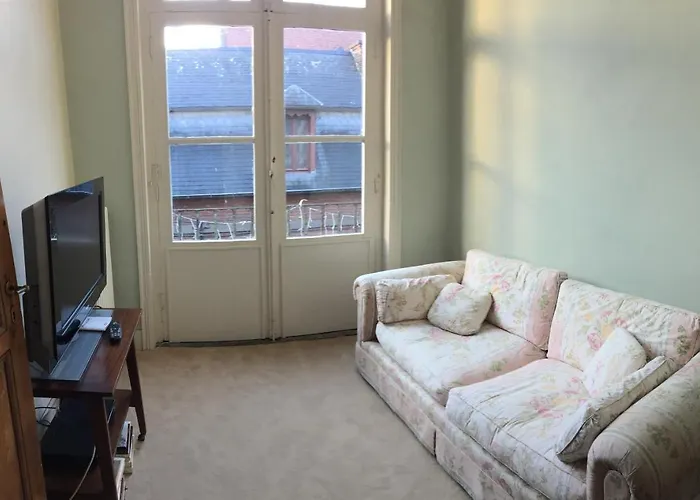 Theresa A 25 Min De Pairi Daiza Soignies